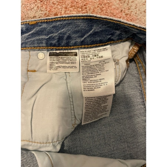 Levi's Women's 501 Original Shorts‎ Distressed Button Up, Fringe Size 27 - Picture 7 of 7